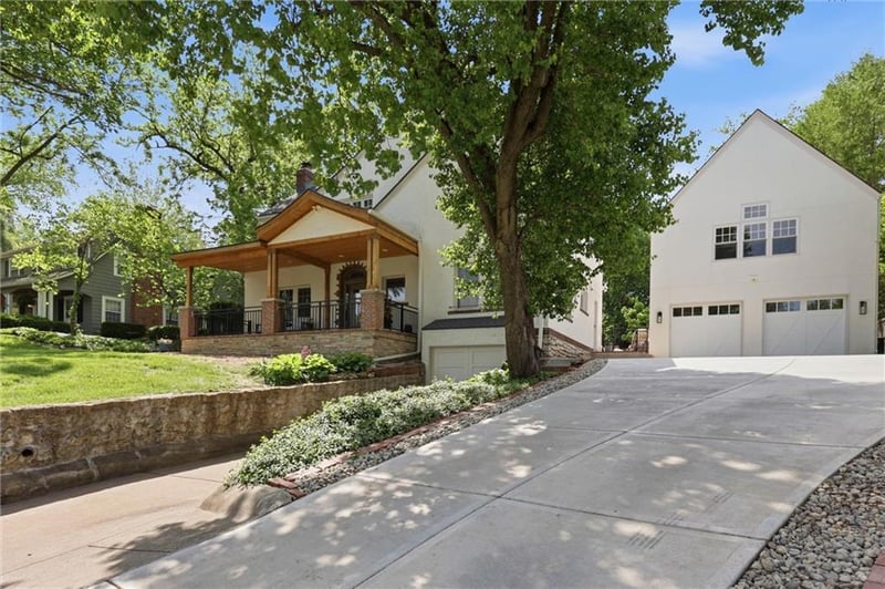 709 W 50th St, Kansas City, MO 64112