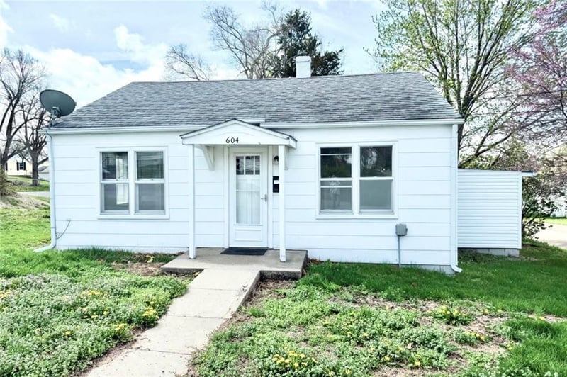 604 Cooper St, Maryville, MO 64468