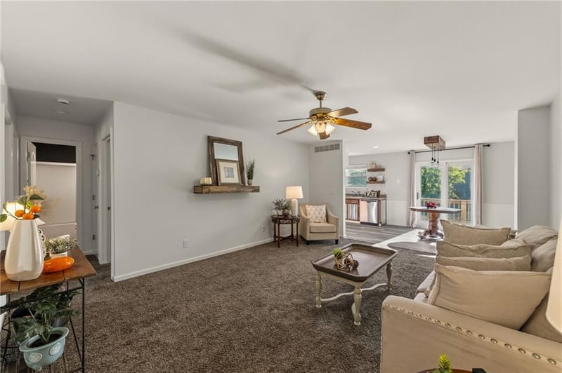 316 Creekside Ct, Gardner, KS 66030