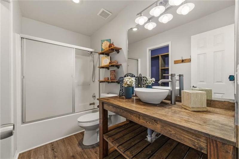 316 Creekside Ct, Gardner, KS 66030