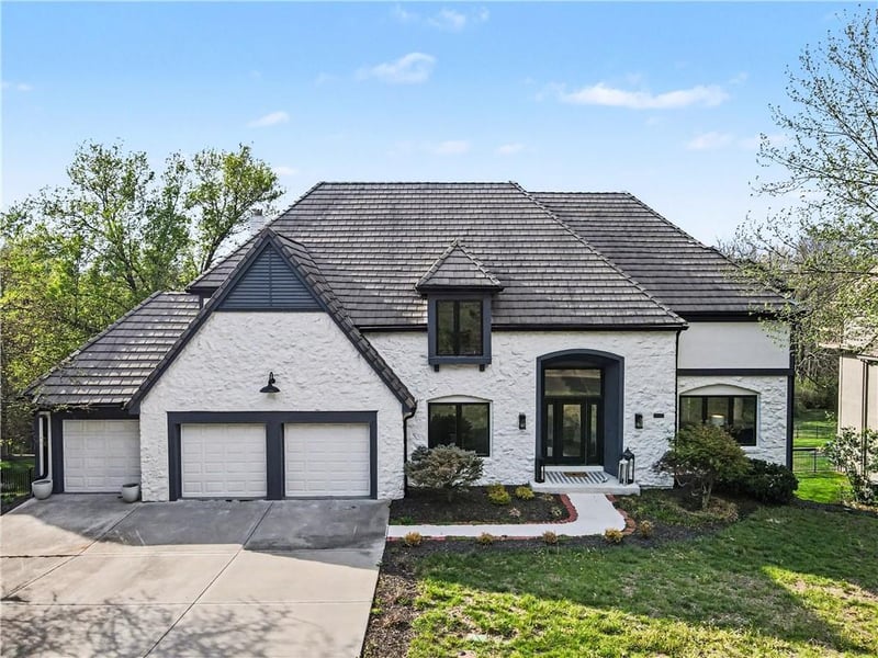 12650 Sherwood Dr, Leawood, KS 66209