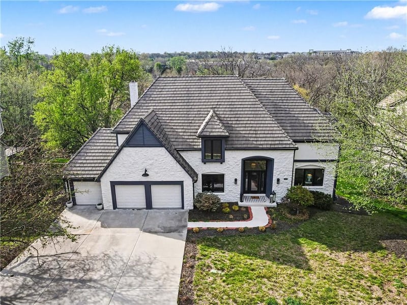12650 Sherwood Dr, Leawood, KS 66209