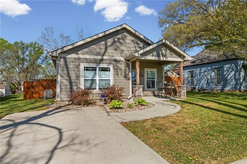 516 Mulberry St, Ottawa, KS 66067