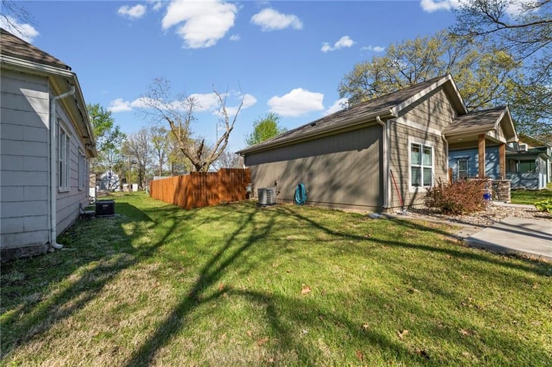 516 Mulberry St, Ottawa, KS 66067