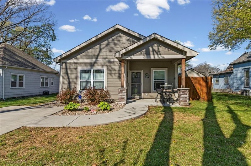 516 Mulberry St, Ottawa, KS 66067