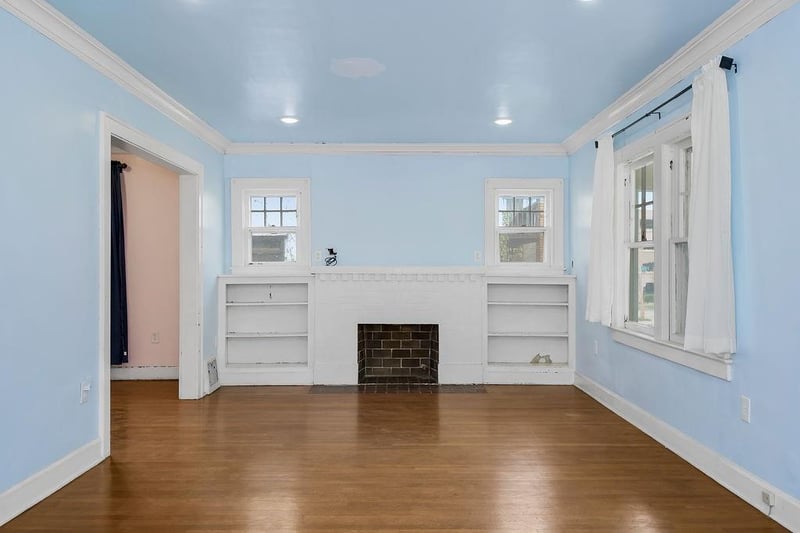 5306 Charlotte St, Kansas City, MO 64110