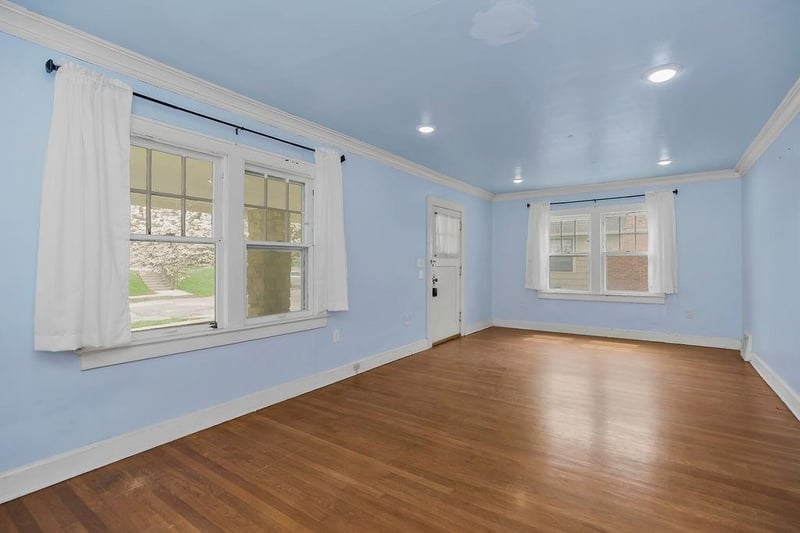 5306 Charlotte St, Kansas City, MO 64110