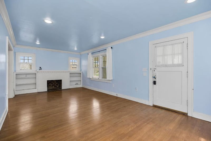 5306 Charlotte St, Kansas City, MO 64110