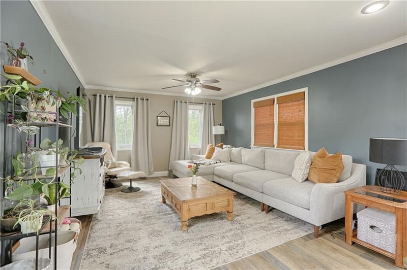 705 91st St, Kansas City, MO 64114