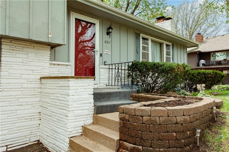 8917 58 St, Raytown, MO 64133