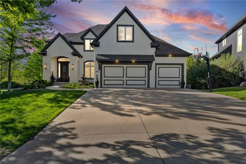 9512 W 162nd St, Overland Park, KS 66085