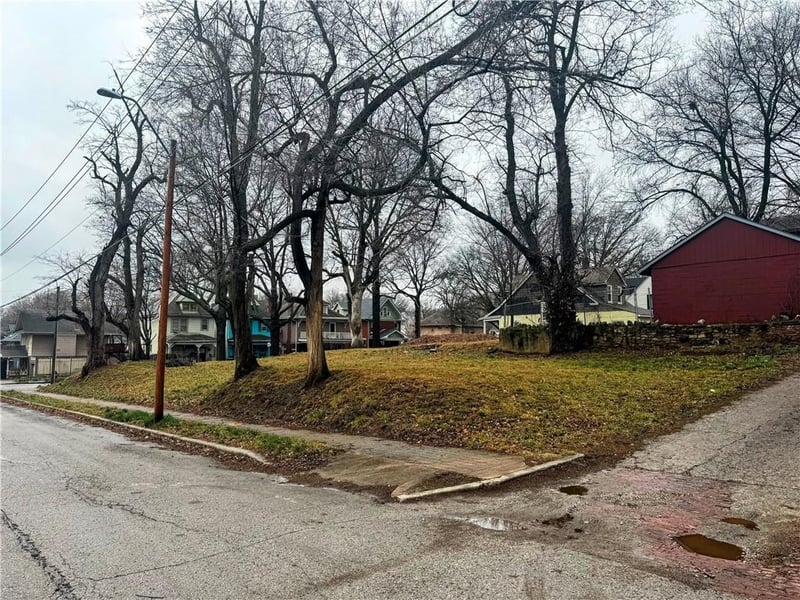 3240 Thompson Ave, Kansas City, MO 64124