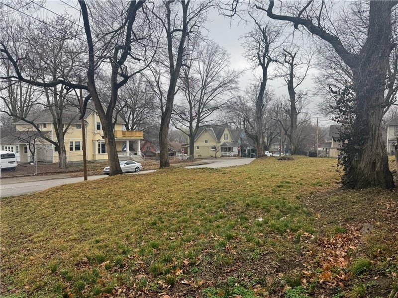 3240 Thompson Ave, Kansas City, MO 64124