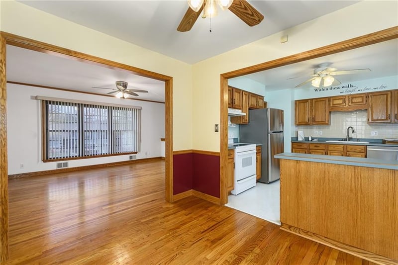 5208 Wayne Ave, Kansas City, MO 64118