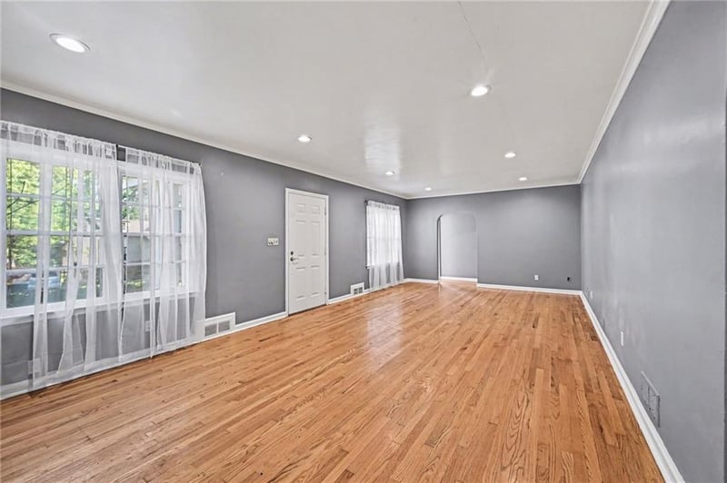 6625 E 16th St, Kansas City, MO 64126