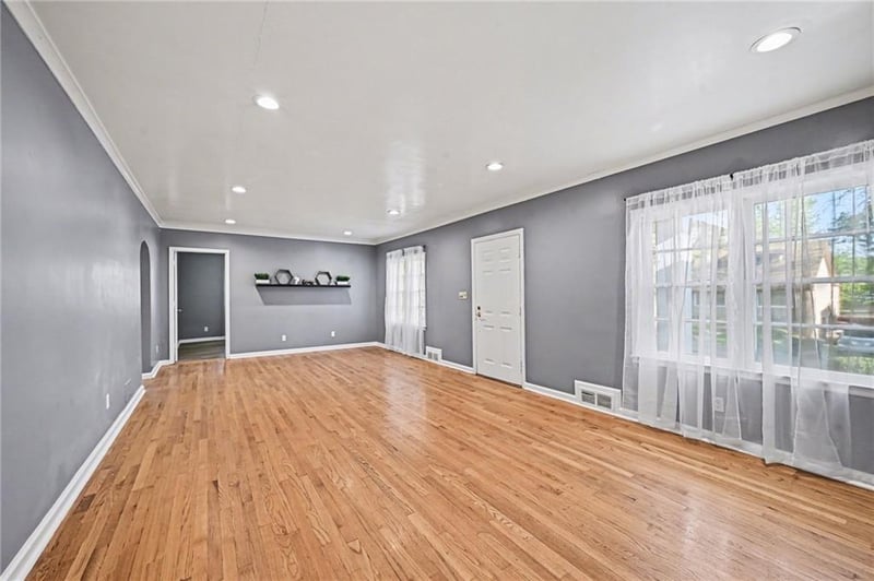 6625 E 16th St, Kansas City, MO 64126