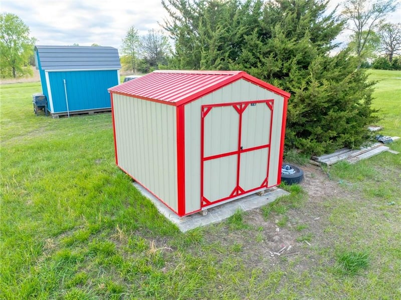 105 Hook Ct, Gallatin, MO 64640