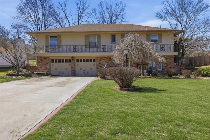 3520 Shady Bend Dr, Independence, MO 64052