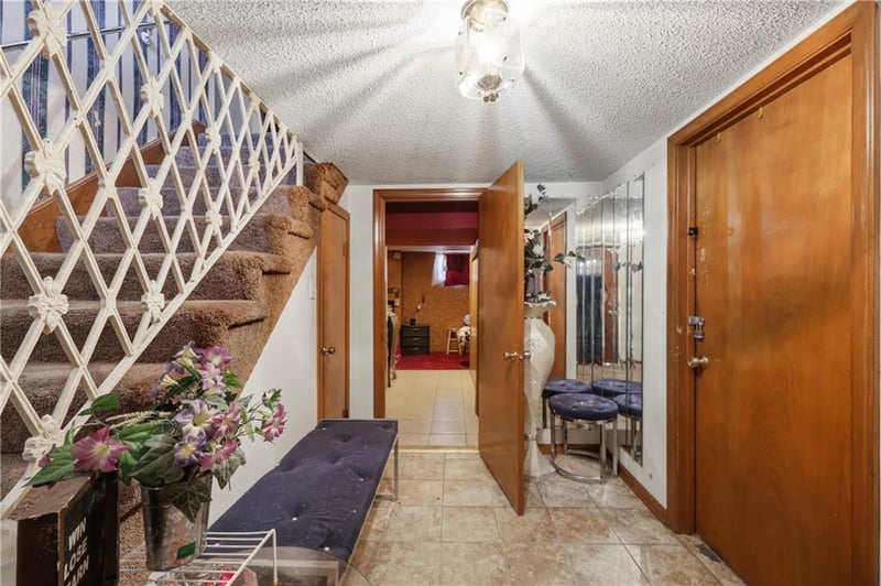 3520 Shady Bend Dr, Independence, MO 64052