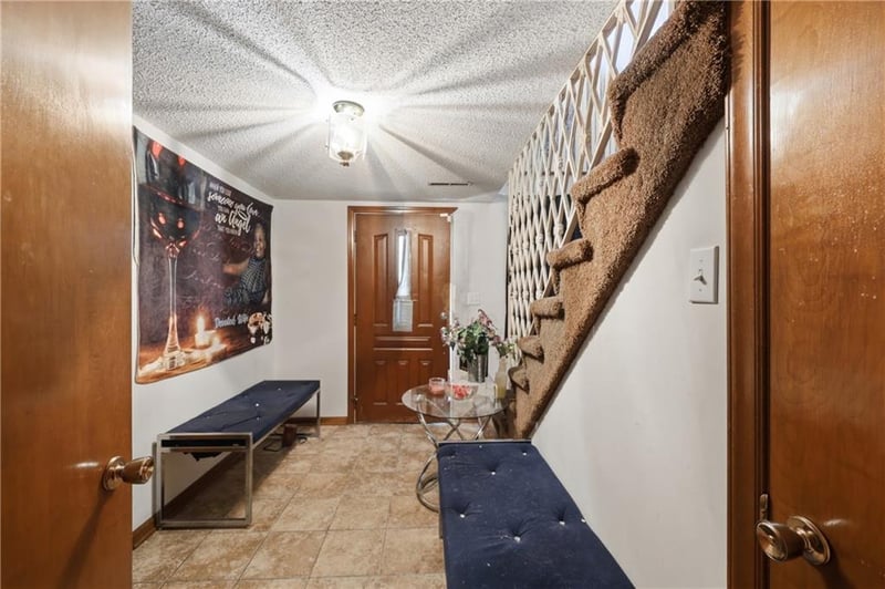 3520 Shady Bend Dr, Independence, MO 64052