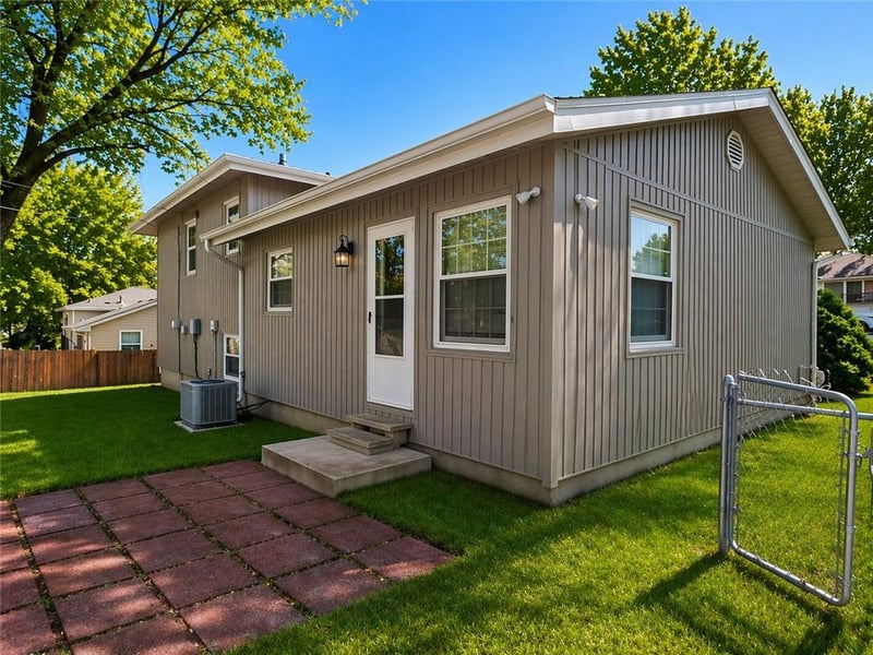 500 113th Ter, Kansas City, MO 64155