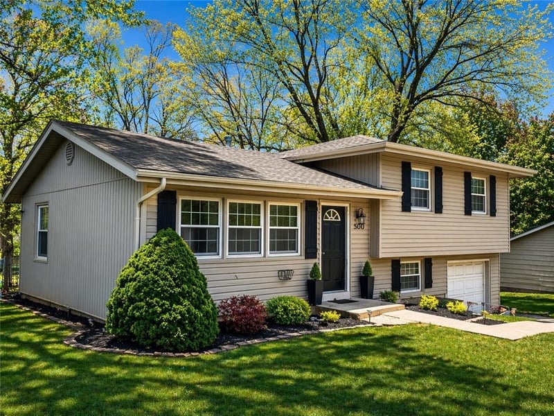 500 113th Ter, Kansas City, MO 64155