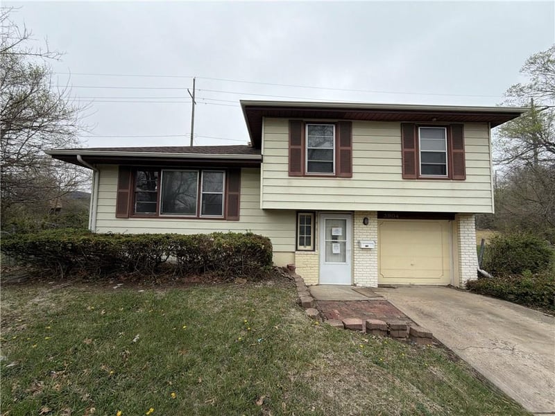 5904 E 95th Ter, Kansas City, MO 64134