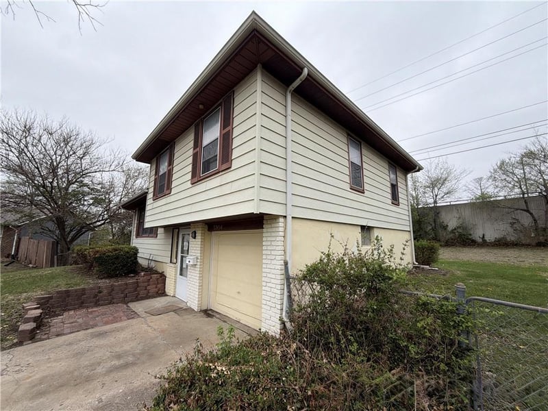 5904 E 95th Ter, Kansas City, MO 64134