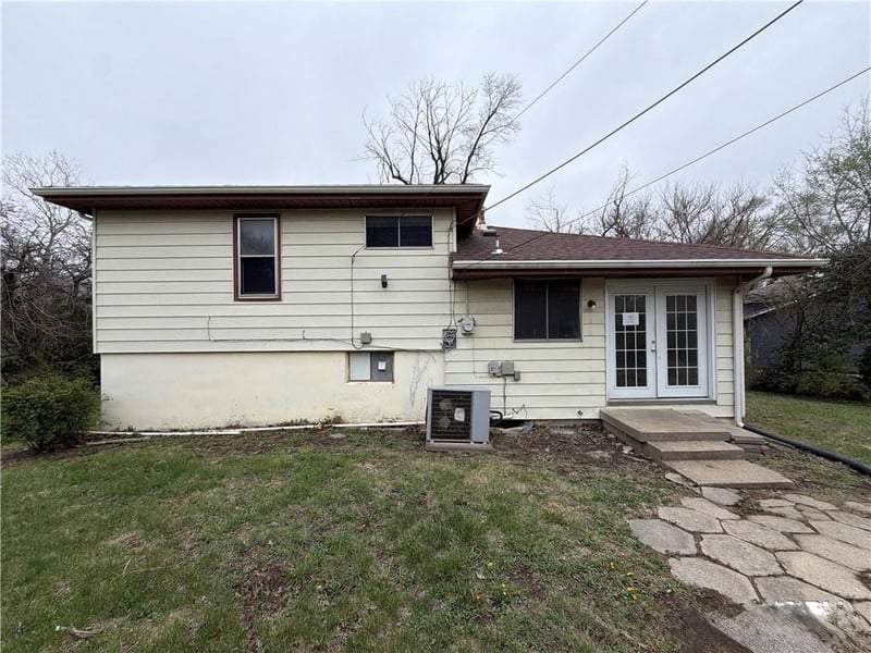 5904 E 95th Ter, Kansas City, MO 64134