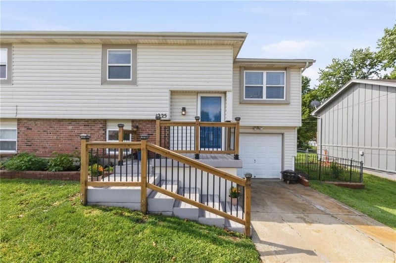 1225 Cothrell St, Olathe, KS 66061
