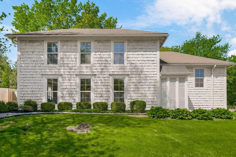 6907 Edgevale Rd, Kansas City, MO 64113