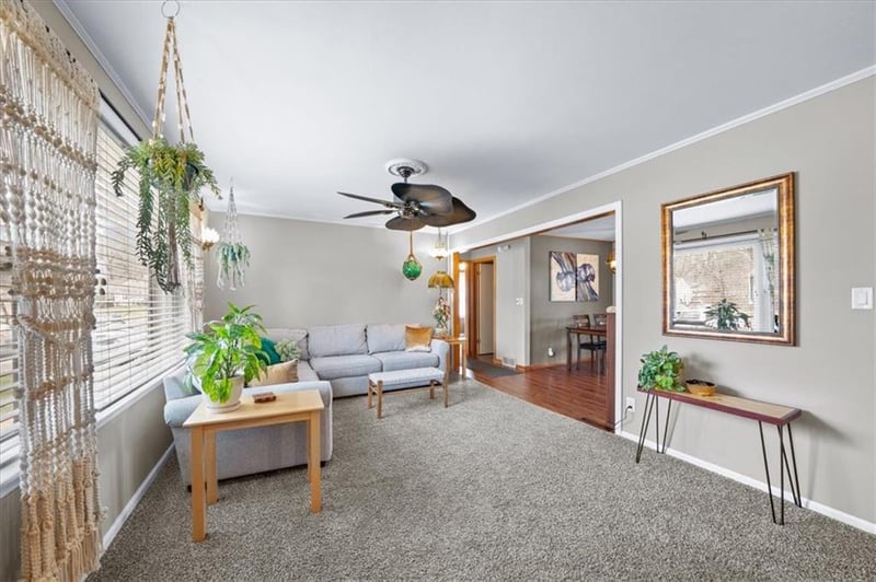 6940 Mackey St, Overland Park, KS 66204