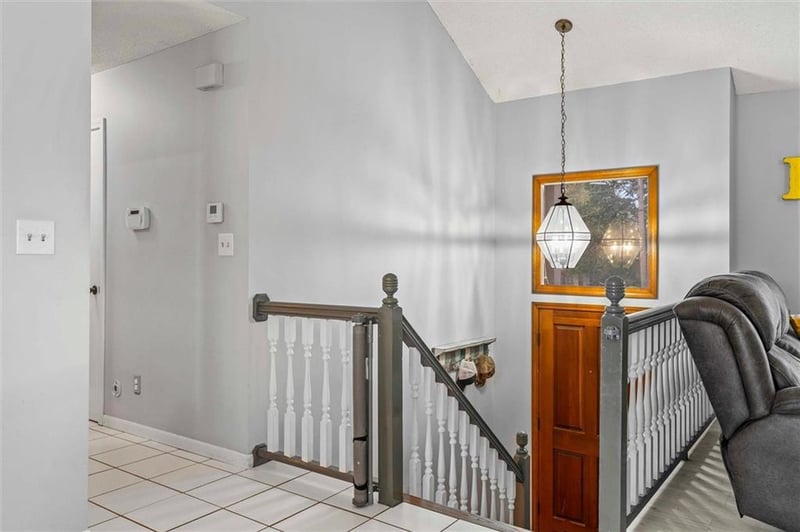 8812 Golden Ln, De Soto, KS 66018