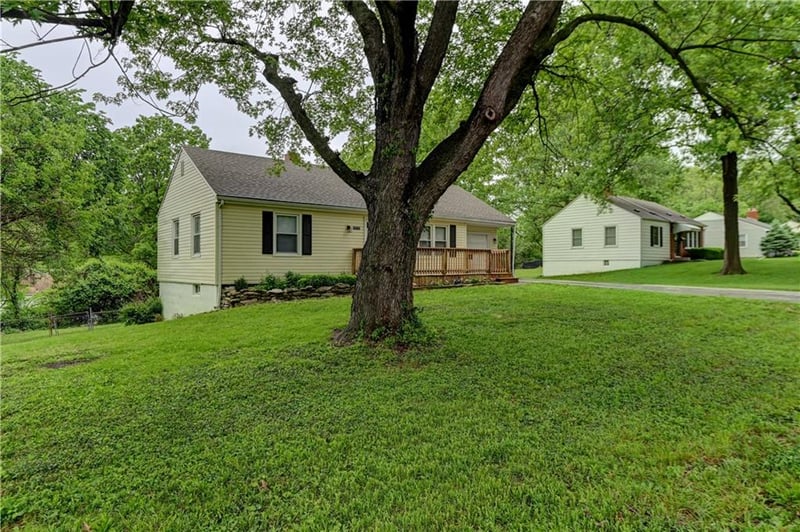 5020 Brooklyn Ave, Kansas City, MO 64118
