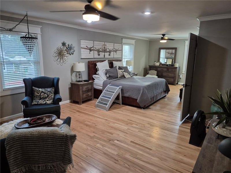 409 White Ridge Dr, Lee's Summit, MO 64081