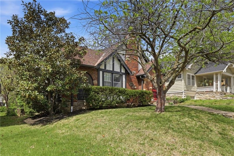 4830 Mercier St, Kansas City, MO 64112