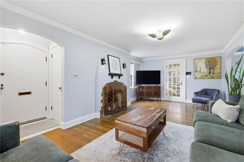 4830 Mercier St, Kansas City, MO 64112