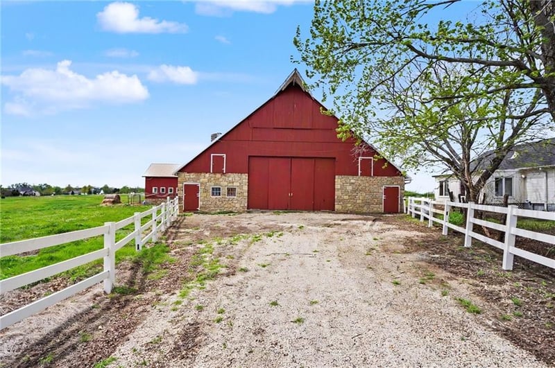 5131 SW Urish Rd, Topeka, KS 66610