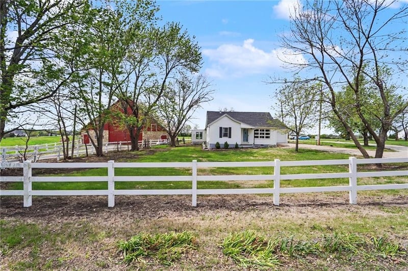 5131 Urish Rd, Topeka, KS 66610