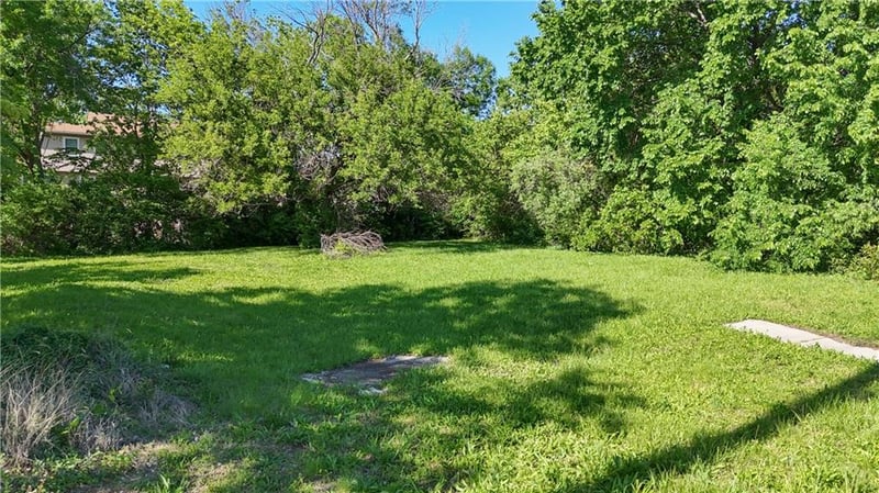6760 151st St, Overland Park, KS 66223