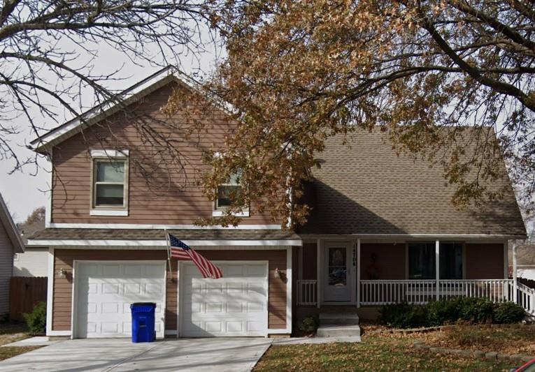 14708 Navaho Dr, Olathe, KS 66062
