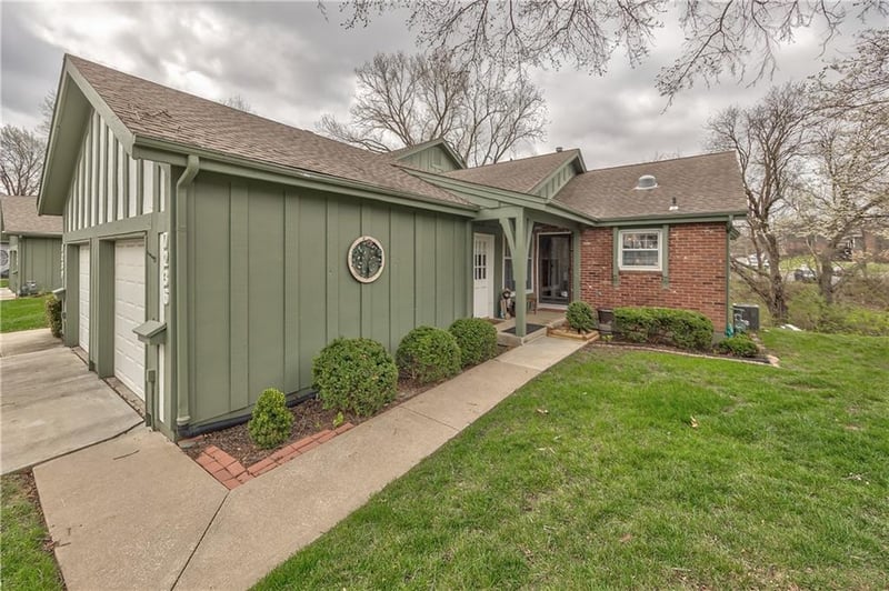 7236 Mastin St, Shawnee, KS 66203