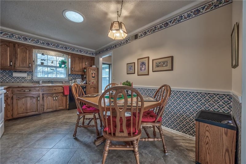 7236 Mastin St, Shawnee, KS 66203