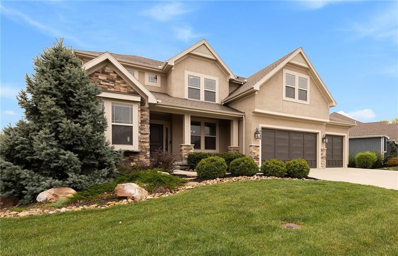 16424 Perry St, Overland Park, KS 66085