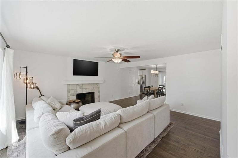 4700 65th Ter, Prairie Village, KS 66208
