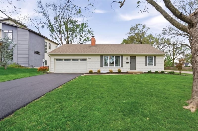 4700 65th Ter, Prairie Village, KS 66208