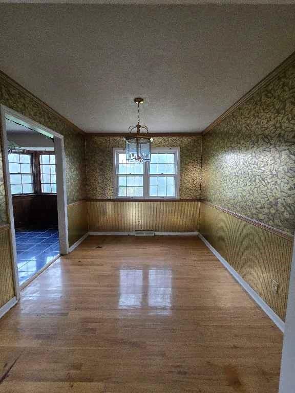 3507 Southern Hills Dr, Kansas City, MO 64137