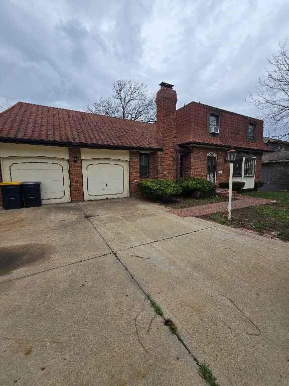 3507 Southern Hills Dr, Kansas City, MO 64137