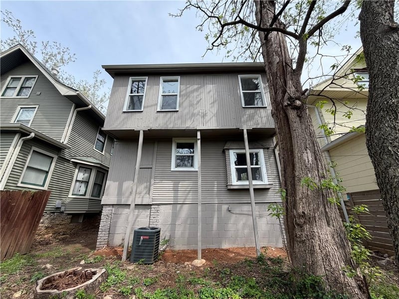 4102 Charlotte St, Kansas City, MO 64110