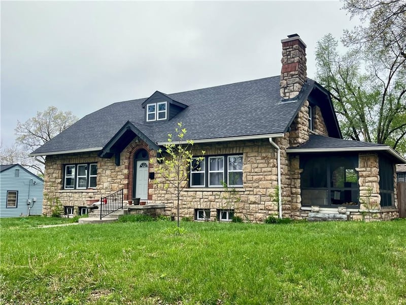 7426 Wayne Ave, Kansas City, MO 64131